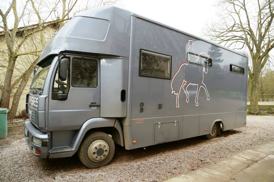 Camion transport de chevaux concours CSO